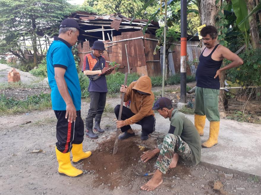 Pemasangan Pathok Tanah Kalurahan di Padukuhan Kedaton